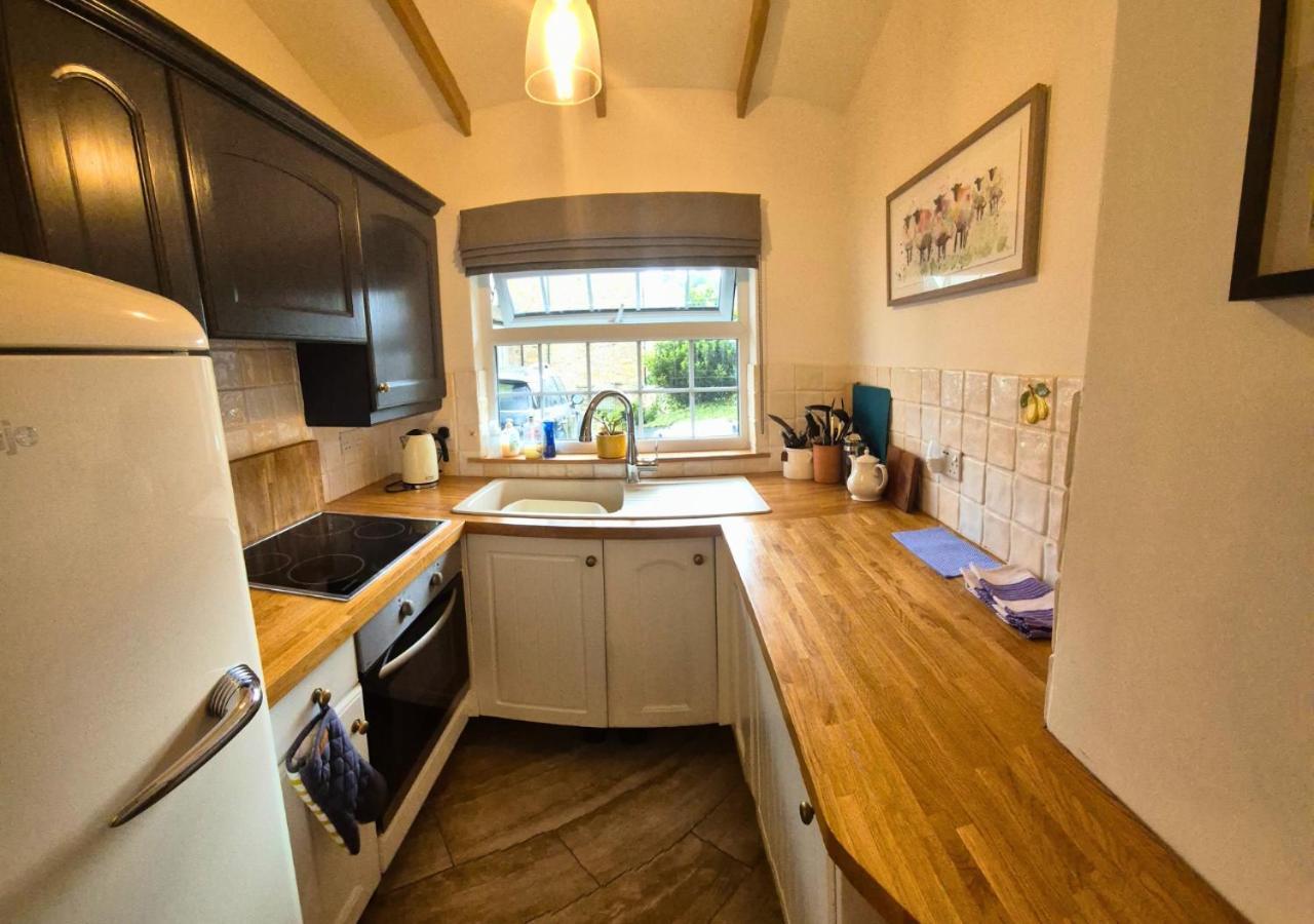 Bowland Breaks - Cobble View Cottage With Private Parking Near All The Local Wedding Venues 와딩턴 외부 사진